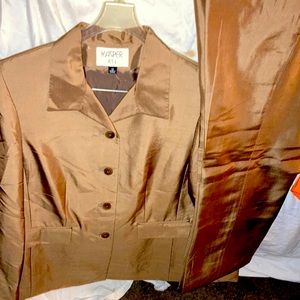 Kasper ladies suit set